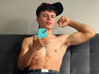 AlexBetancourt shows lj