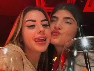 JessieBetti live ass